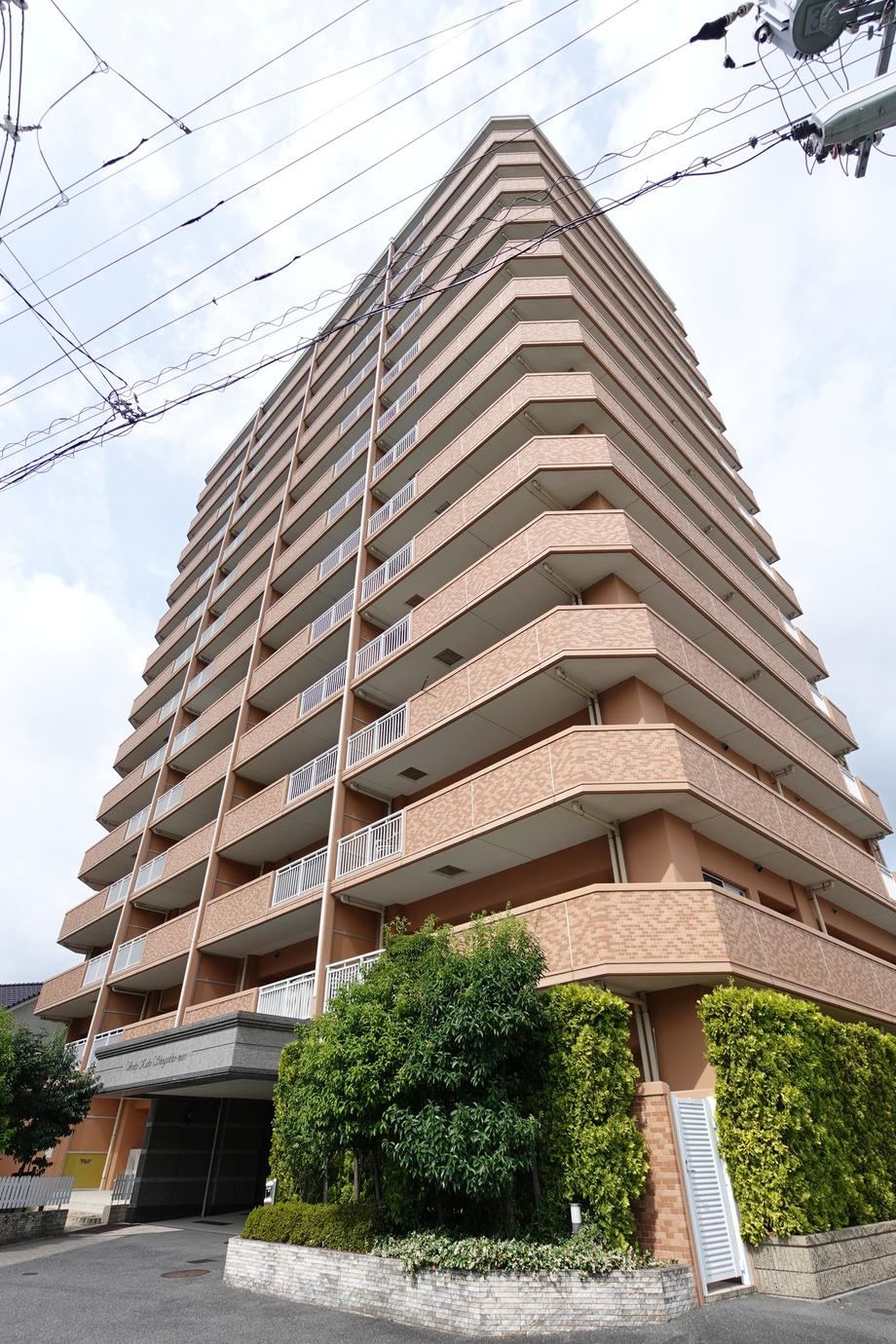 4LDK apartment in Asakita Ward, Hiroshima - Photo 1
