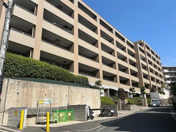3LDK apartment in Hirakata, Osaka - Photo 1