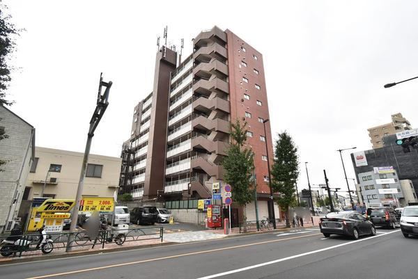 1LDK apartment in Shinjuku Ward, Tokyo - Photo 1