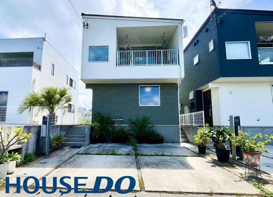 3LDK house in Yomitan, Nakagami District, Okinawa - Photo 1