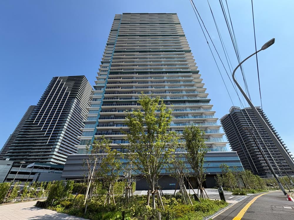 3LDK apartment in Mihama Ward, Chiba - Photo 1