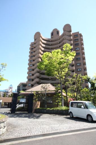 2LDK apartment in Ayauta District