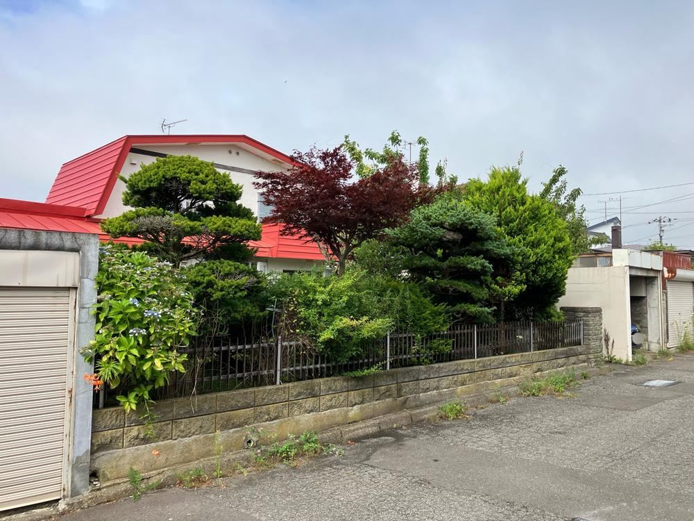 263 m² land in Muroran, Hokkaido - Photo 1