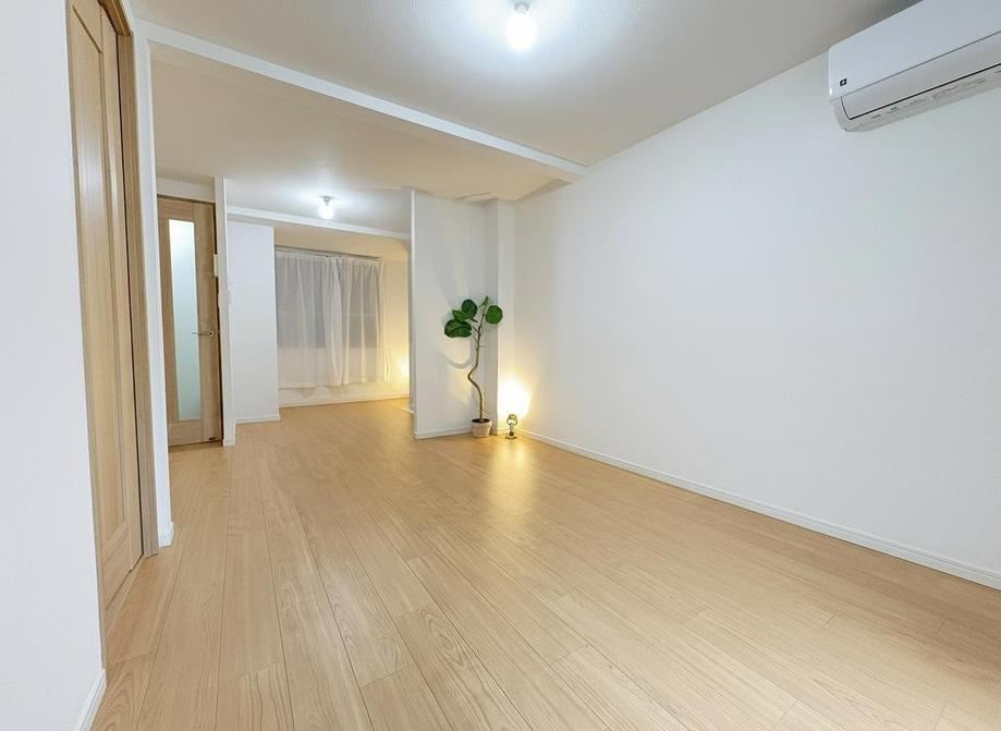 1LDK apartment in Suita, Osaka - Photo 1