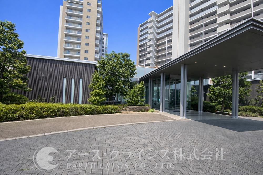 4LDK apartment in Nagareyama, Chiba - Photo 1