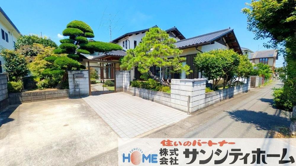 6LDK house in Hasuda, Saitama - Photo 1
