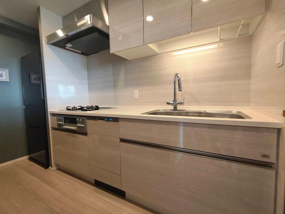 2LDK apartment in Nagareyama, Chiba - Photo 1
