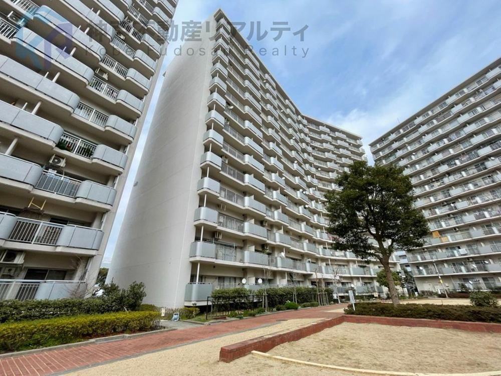3LDK apartment in Chuo Ward, Kobe, Hyogo - Photo 1