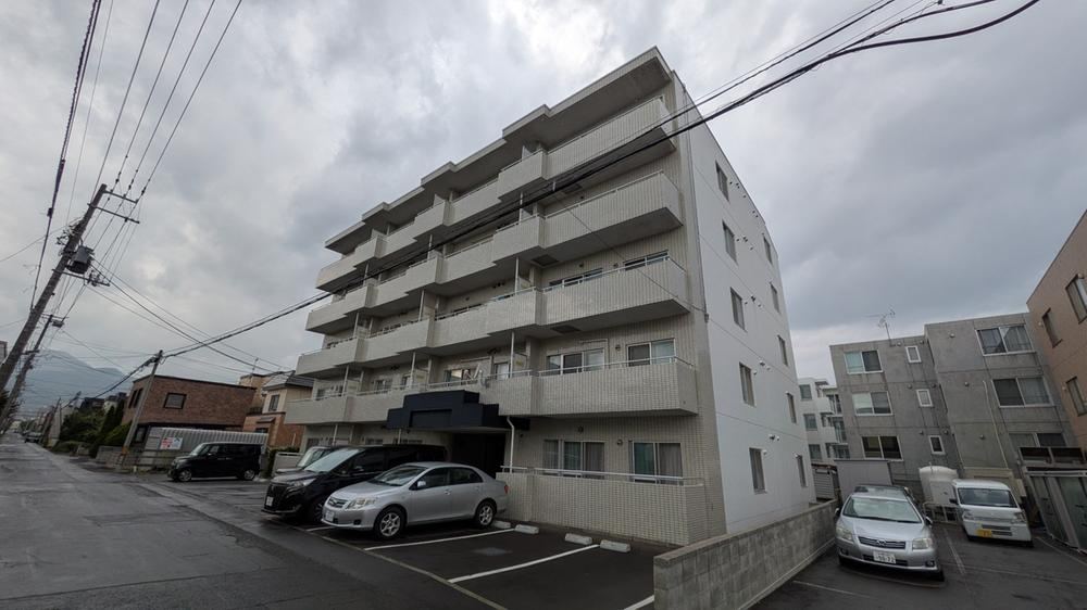 3LDK apartment in Nishi Ward, Sapporo, Hokkaido - Photo 1