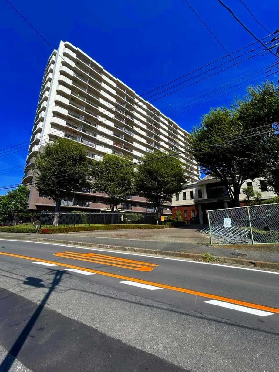 3LDK apartment in Chigasaki, Kanagawa - Photo 1