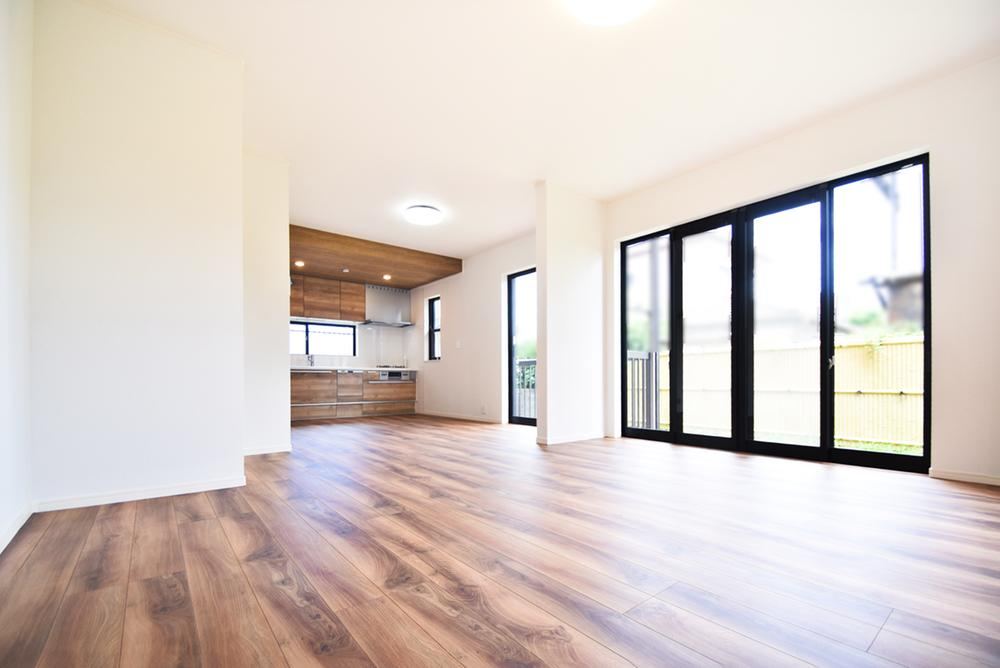 4LDK house in Kuwana, Mie - Photo 1