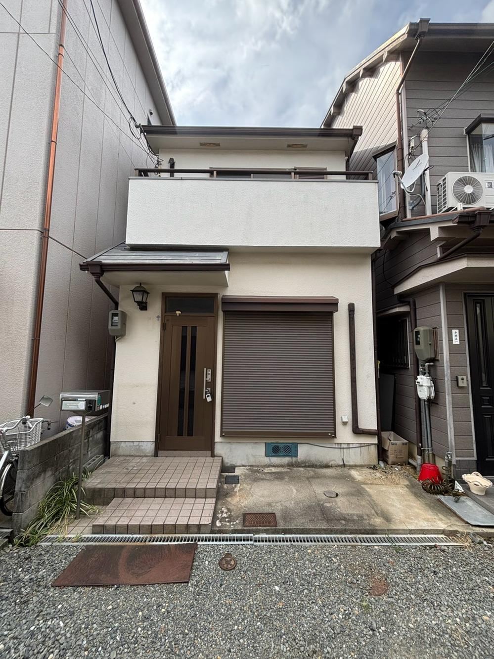 2LDK+S house in Hirakata, Osaka - Photo 1