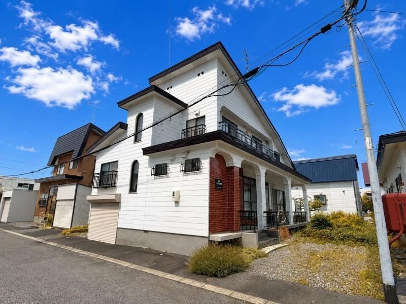 4LDK+S house in Asahikawa, Hokkaido - Photo 1