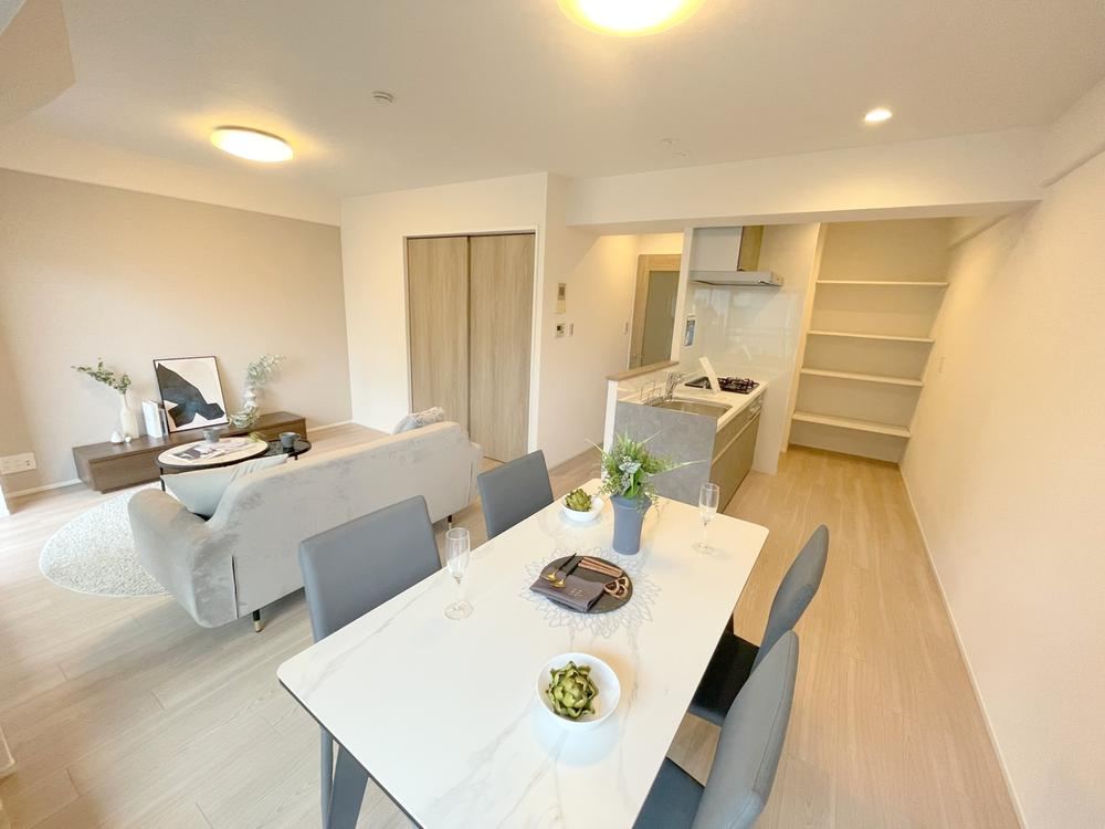 2LDK apartment in Nishiyodogawa Ward, Osaka - Photo 1