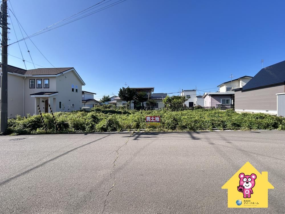 302 m² land in Hakodate, Hokkaido - Photo 1