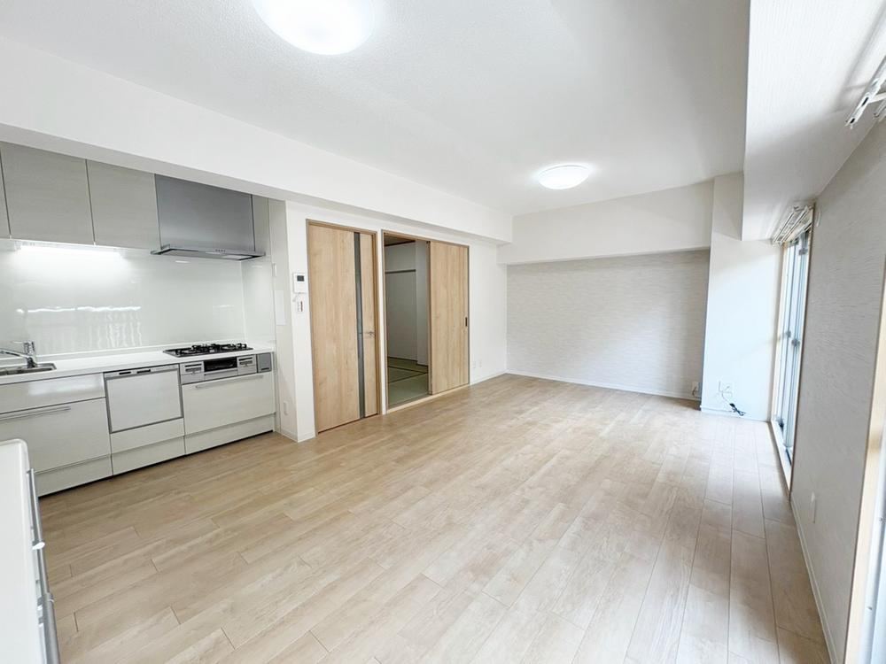 3LDK apartment in Hirakata, Osaka - Photo 1