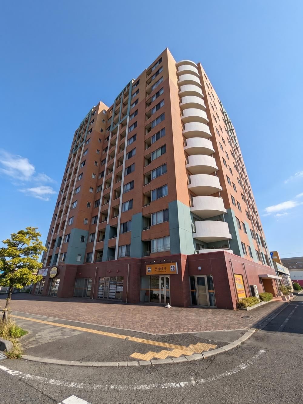 2LDK apartment in Mito, Ibaraki - Photo 1