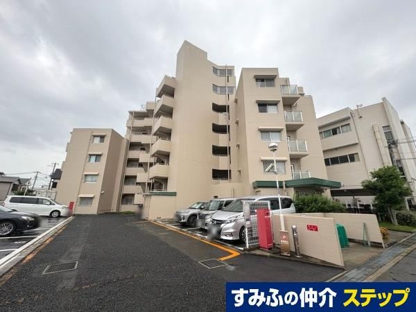 3LDK apartment in Itami, Hyogo - Photo 1
