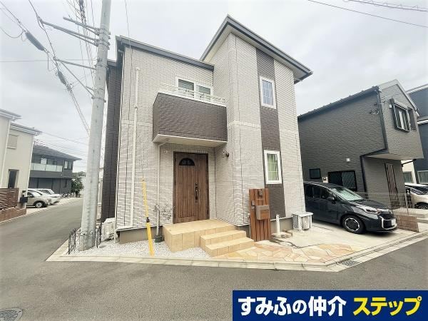 3LDK house in Ayase, Kanagawa - Photo 1