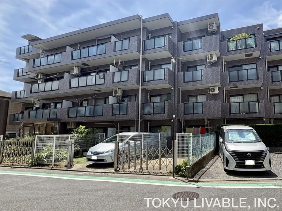 3LDK apartment in Komae, Tokyo - Photo 1