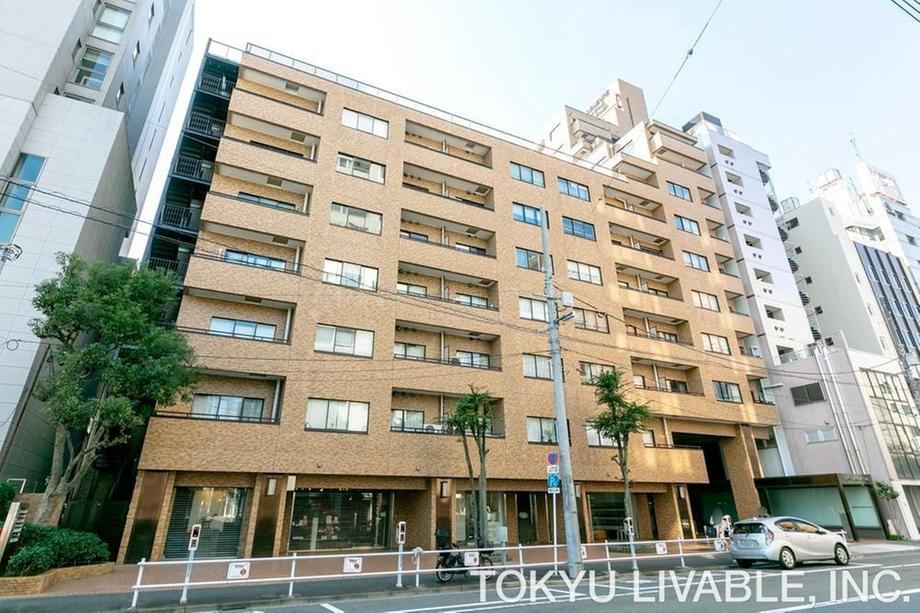 1LDK+S apartment in Minato Ward, Tokyo - Photo 1