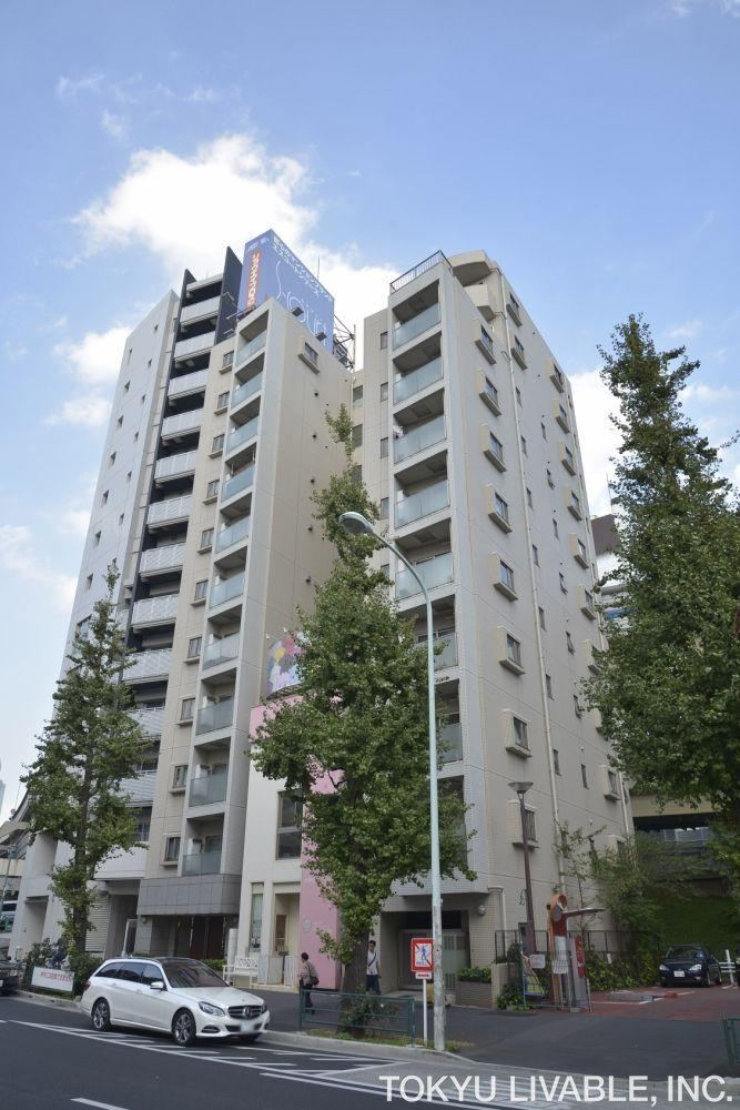 1DK apartment in Minato Ward, Tokyo - Photo 1