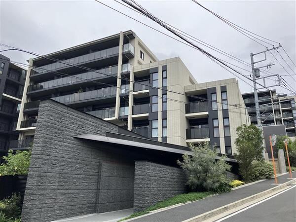 3LDK apartment in Naka Ward, Yokohama, Kanagawa - Photo 1