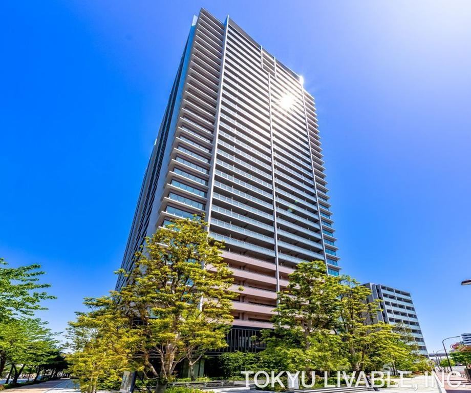 3LDK apartment in Minato Ward, Tokyo - Photo 1
