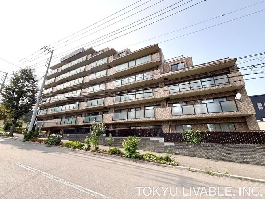 4LDK apartment in Chuo Ward, Sapporo, Hokkaido - Photo 1