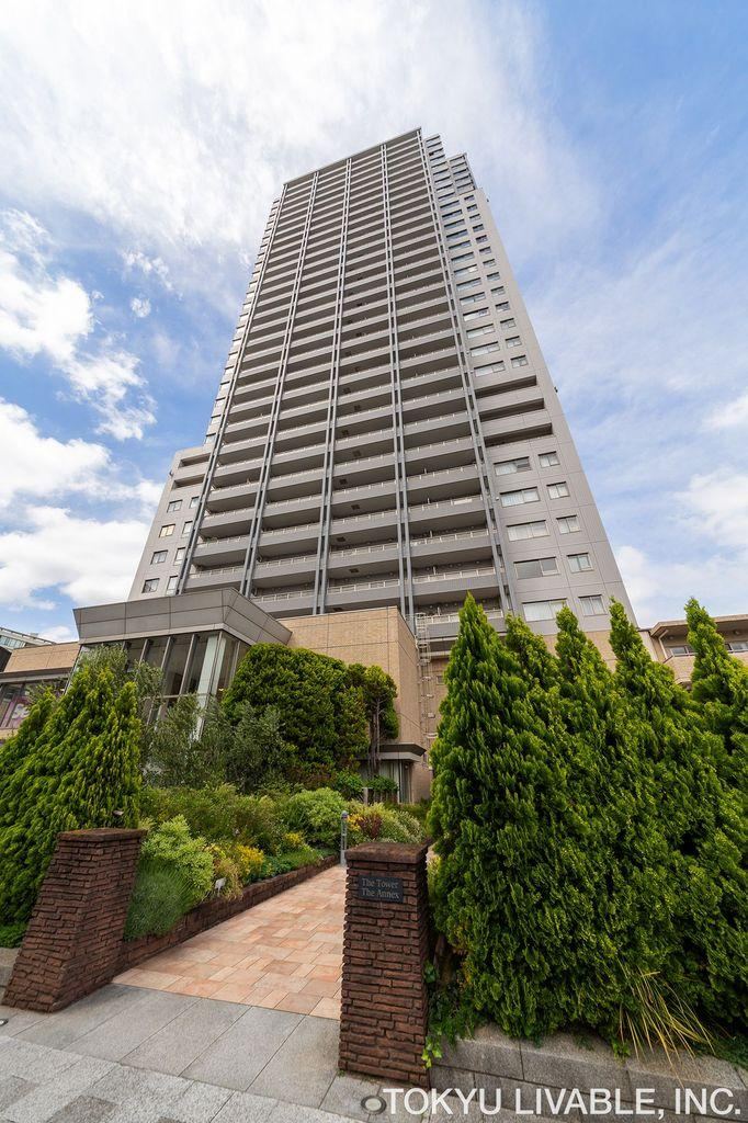 studio apartment in Shibuya Ward, Tokyo - Photo 1