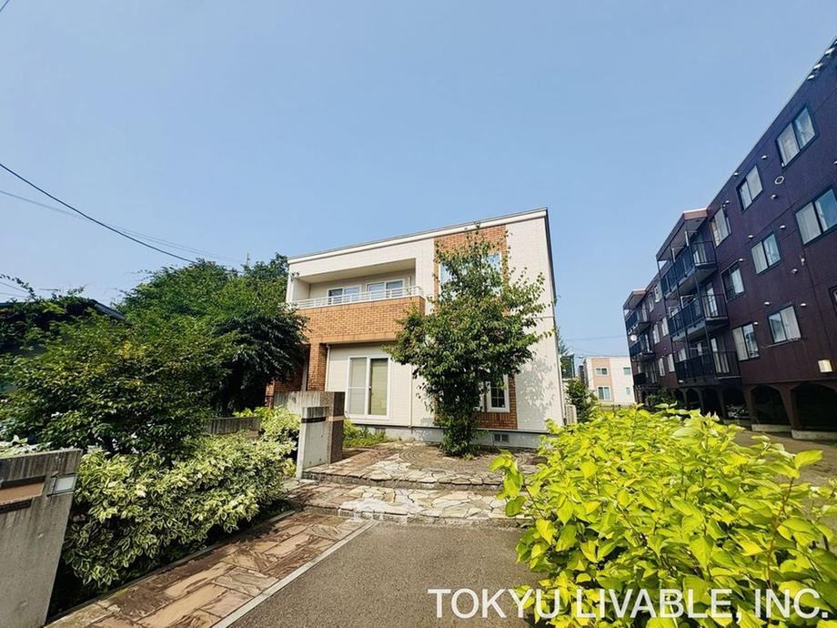 4LDK house in Higashi Ward, Sapporo, Hokkaido - Photo 1