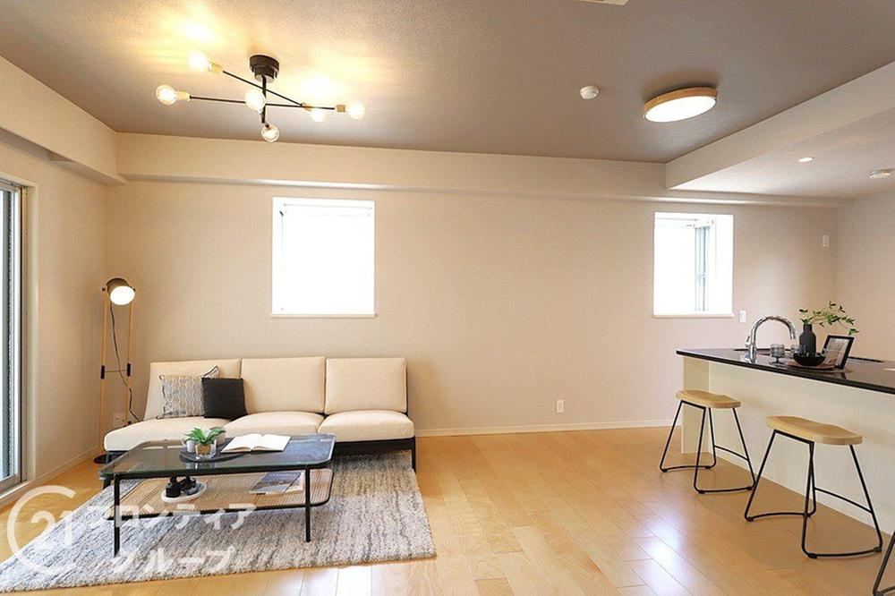 2LDK apartment in Joto Ward, Osaka - Photo 1
