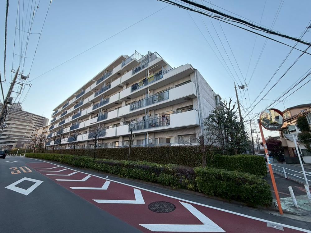 3LDK apartment in Itabashi Ward, Tokyo - Photo 1