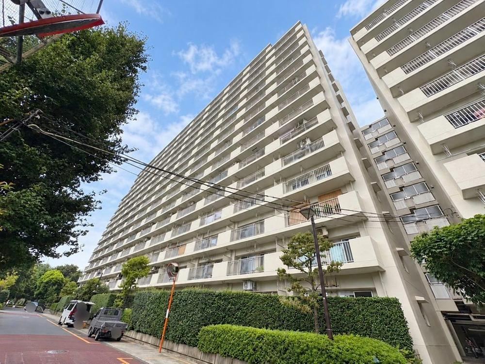 2LDK apartment in Komae, Tokyo - Photo 1