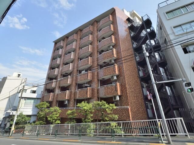 1DK apartment in Minato Ward, Tokyo - Photo 1