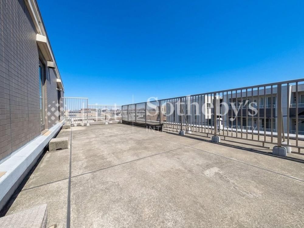 3LDK apartment in Konan Ward, Yokohama, Kanagawa - Photo 1