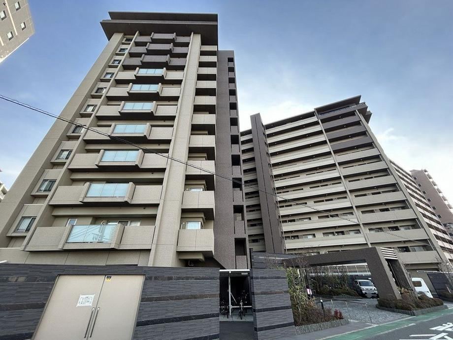 4LDK apartment in Fukutsu, Fukuoka - Photo 1