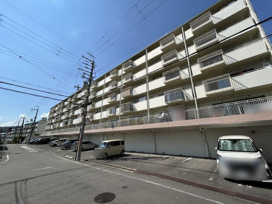 2LDK apartment in Takatsuki, Osaka - Photo 1
