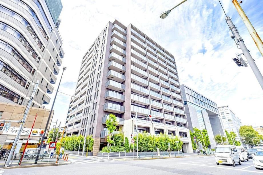 1LDK apartment in Shinjuku Ward, Tokyo - Photo 1