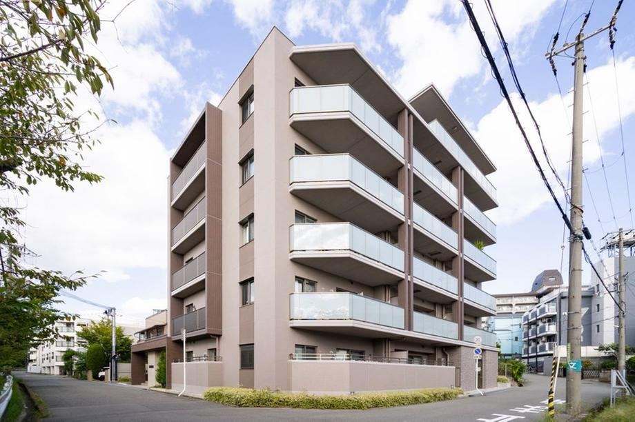 3LDK apartment in Toyonaka, Osaka - Photo 1