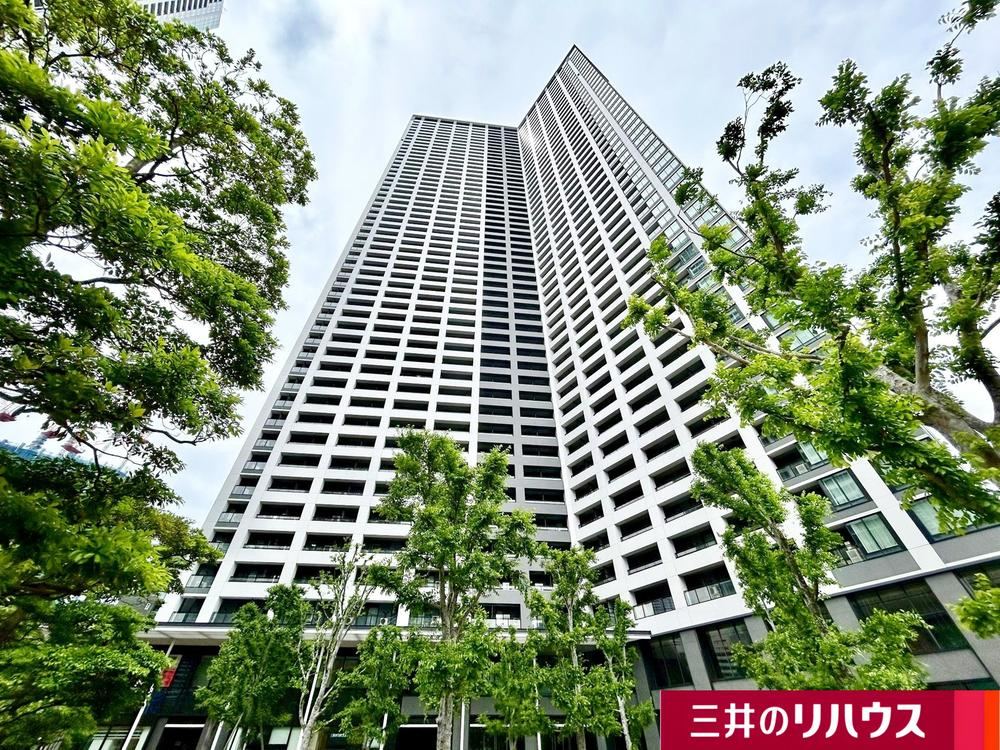 2LDK+S apartment in Chuo Ward, Tokyo - Photo 1