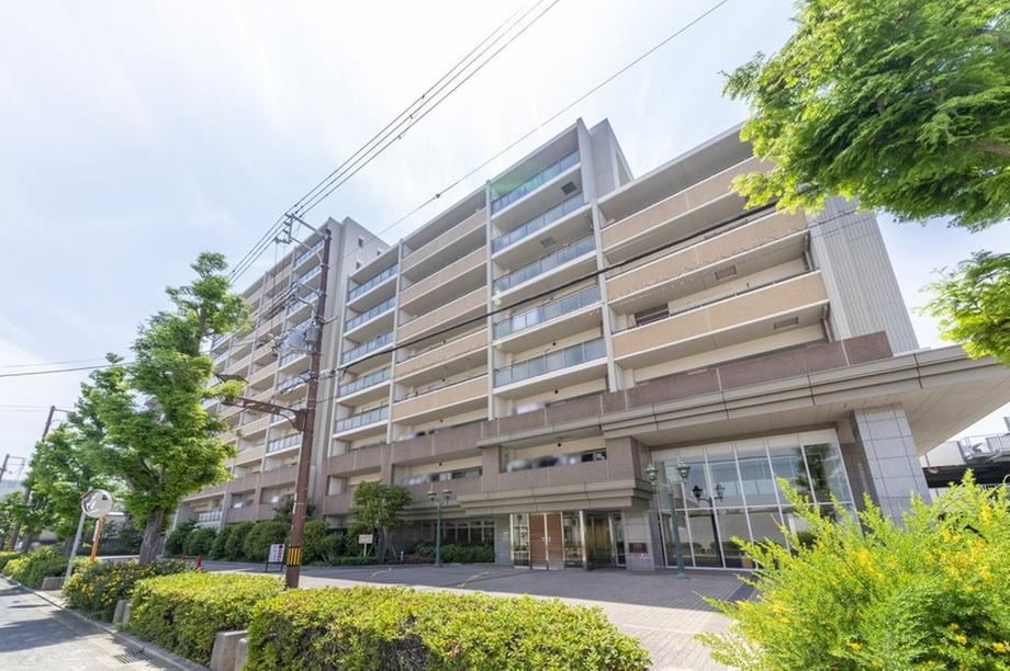 4LDK apartment in Amagasaki, Hyogo - Photo 1