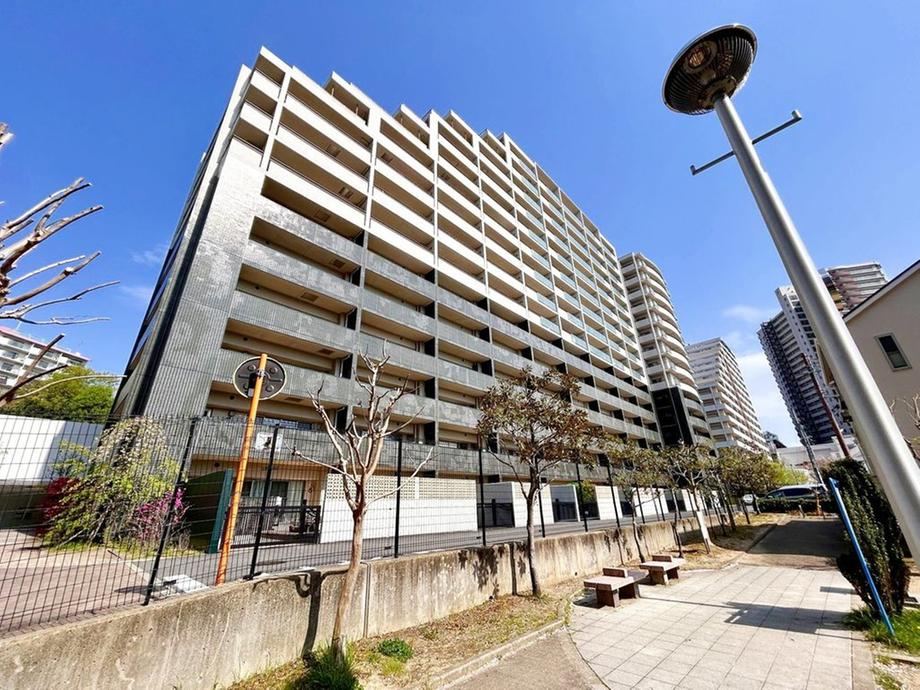 3LDK apartment in Hirakata, Osaka - Photo 1