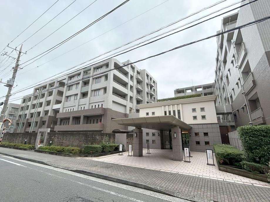 4LDK apartment in Ota Ward, Tokyo - Photo 1