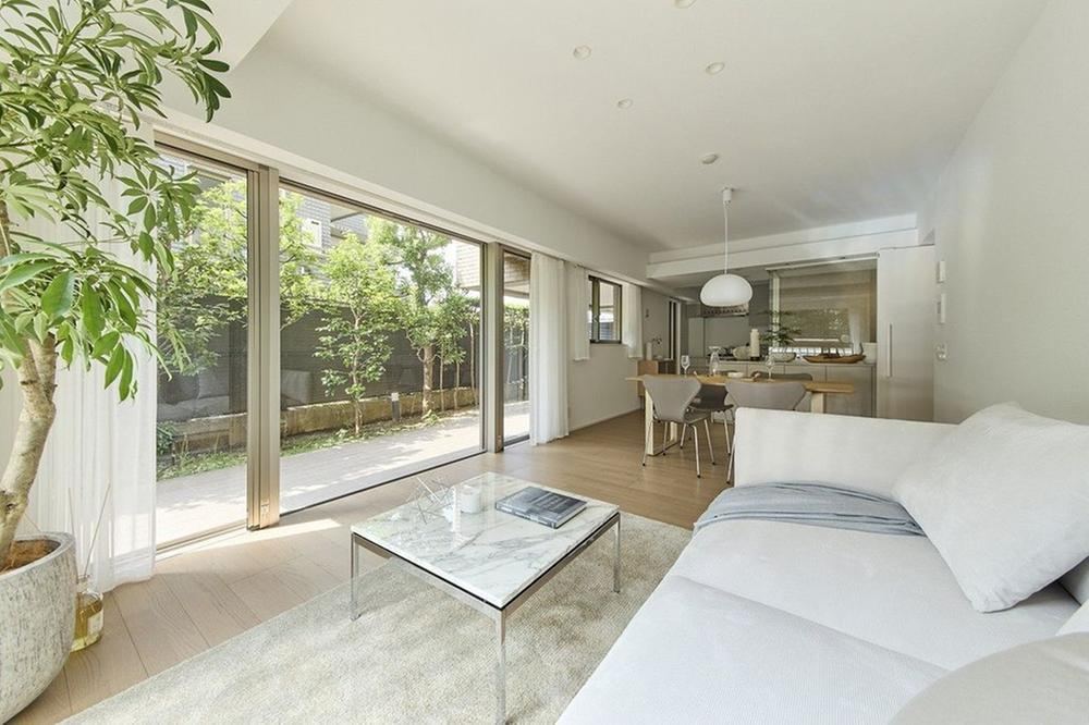 3LDK apartment in Shibuya Ward, Tokyo - Photo 1