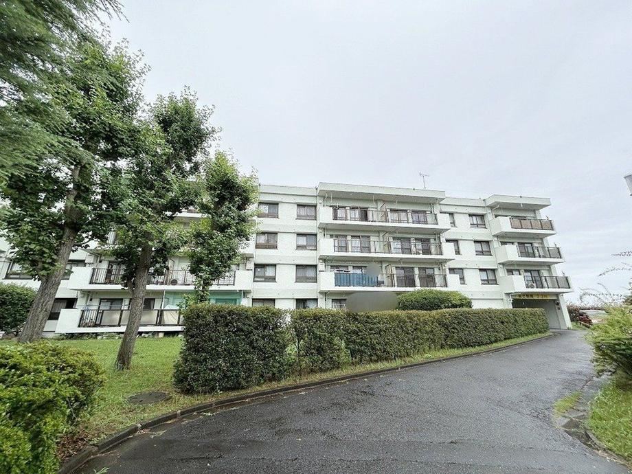 2LDK apartment in Isogo Ward, Yokohama, Kanagawa - Photo 1