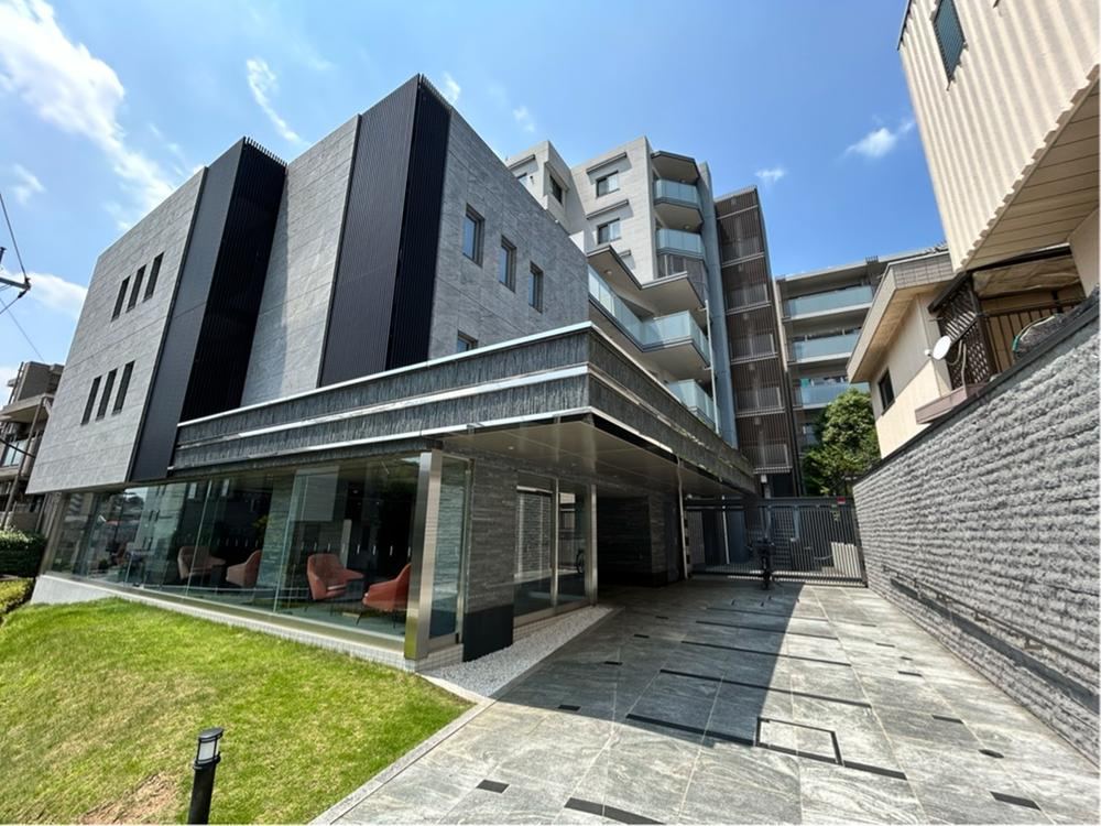 3LDK apartment in Tama, Tokyo - Photo 1