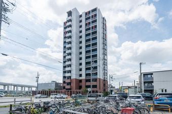 2LDK+S apartment in Chiryu