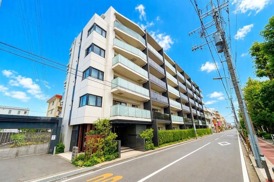 3LDK apartment in Ichikawa, Chiba - Photo 1