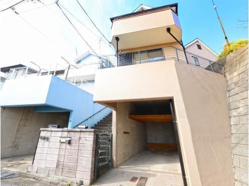 4LDK house in Minami Ward, Yokohama, Kanagawa - Photo 1